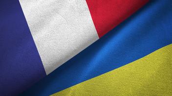 Drapeaux de la France et de l'Ukraine