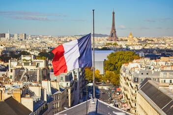 Drapeau français et tour eiffel