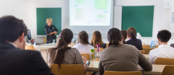 étudiants université salle de cours