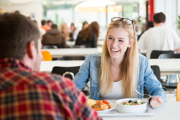 780000 repas à 1 euro servis à des étudiants chaque semaine en mars - Le  Parisien