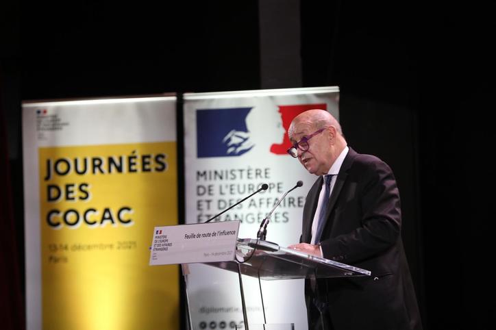 Jean-Yves Le Drian présente la feuille de route de l'influence française